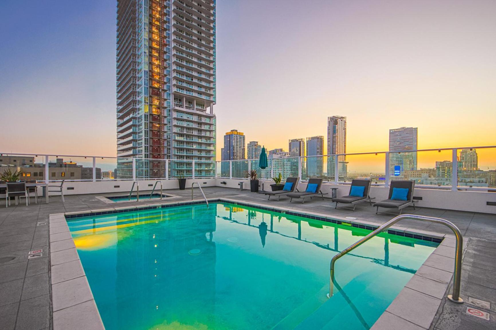 Stunning 1 Bdr 1 Bth, Pool, Jacuzzi Los Ángeles
